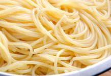 Pasta Carbonara mit Kürbis und Zucchini