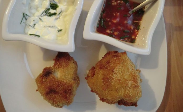 Panierter-Karfiol-mit-Sauce