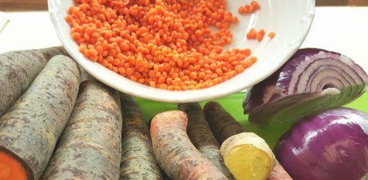 Karotten Ingwer Linsen Suppe mit Kokosmilch