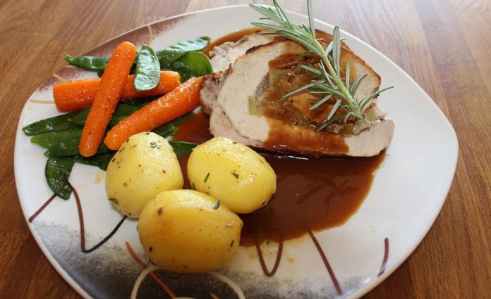 Fruchtiger Lachsbraten in Schokoladensauce