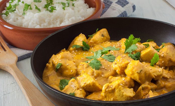 Fruchtiges-Curryhuhn-mit-Ma Fruchtiges Curryhuhn mit Mandelreis