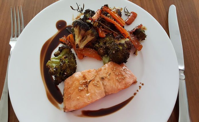 Lachs-mit-Brokkoli-und-Karo Lachs mit Brokkoli und Karotten