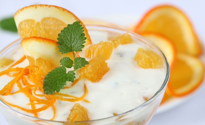 Orangenjoghurt mit Sesam