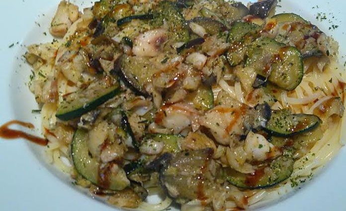 Zucchini-Fisch-Nudeln Zucchini-Fisch-Nudeln