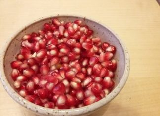 granatapfel-essen-schaelen