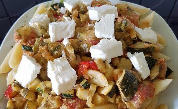 pasta-mit-zucchinitomaten Pasta mit grünem Pesto