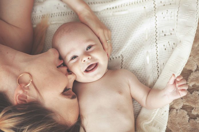 baby-entwicklung-3-monat 218823712 baby-entwicklung-3-monat