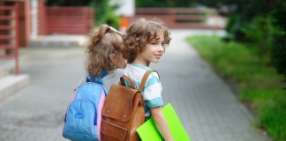 Kind Schultasche