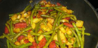 Kartoffel-Würstchen-Pfanne