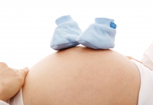 Bauch einer schwangeren Frau